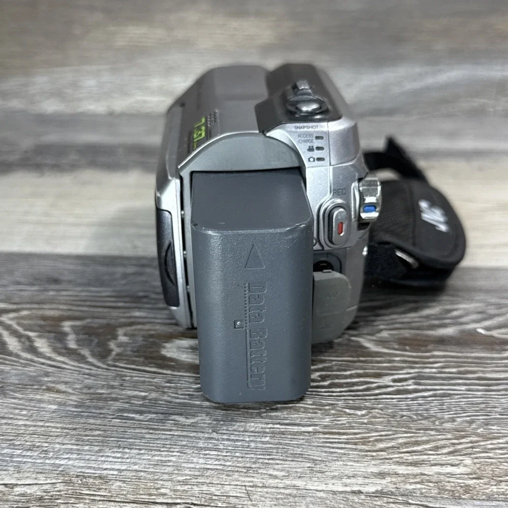 JVC Everio GZ-MG21U Hard Disk Drive 20GB Camcorder UNTESTED NO Charger FORPARTS
